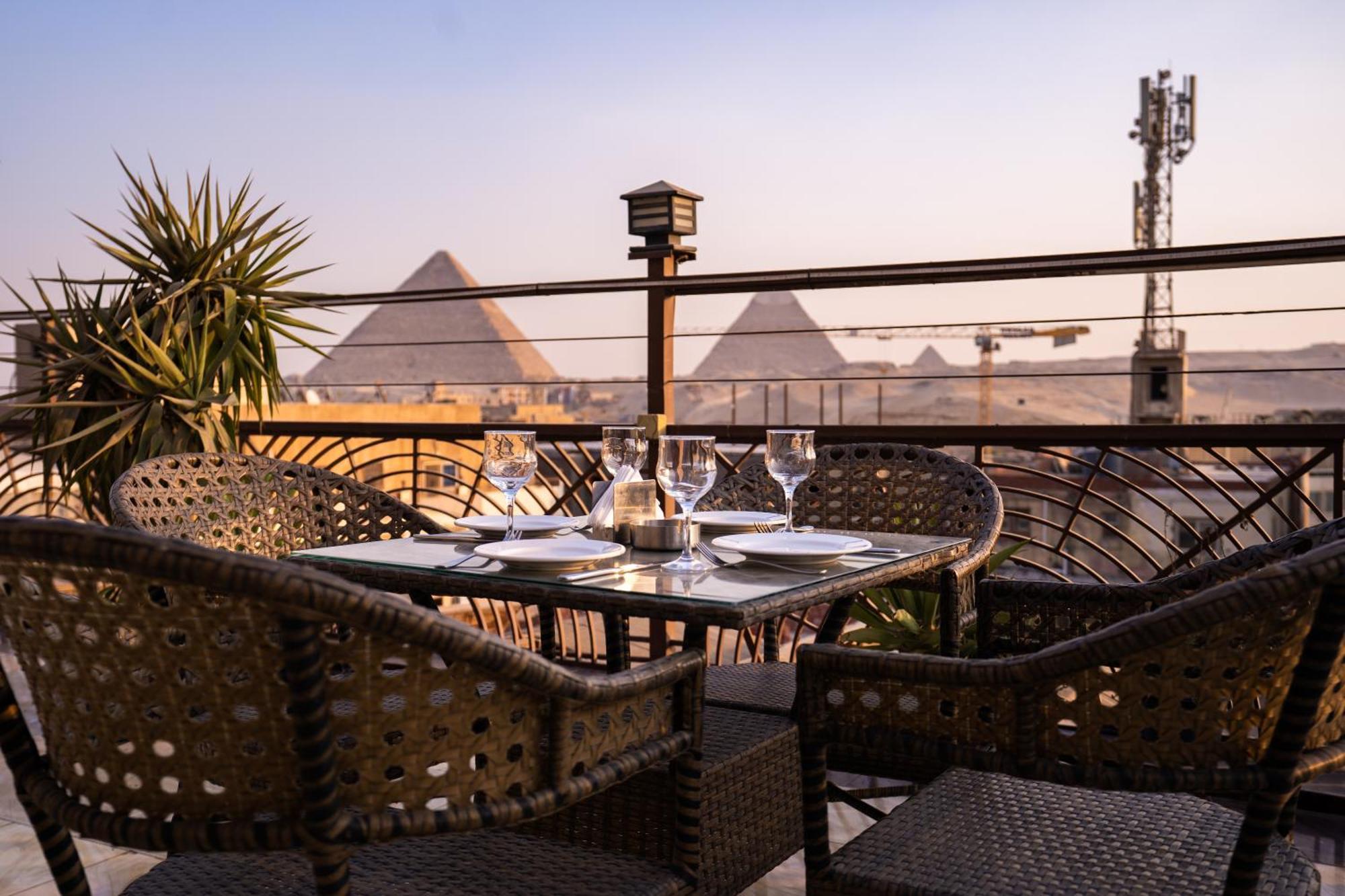 Pyramids Gem Plaza Hotel Kafrat al Jabal Exterior photo