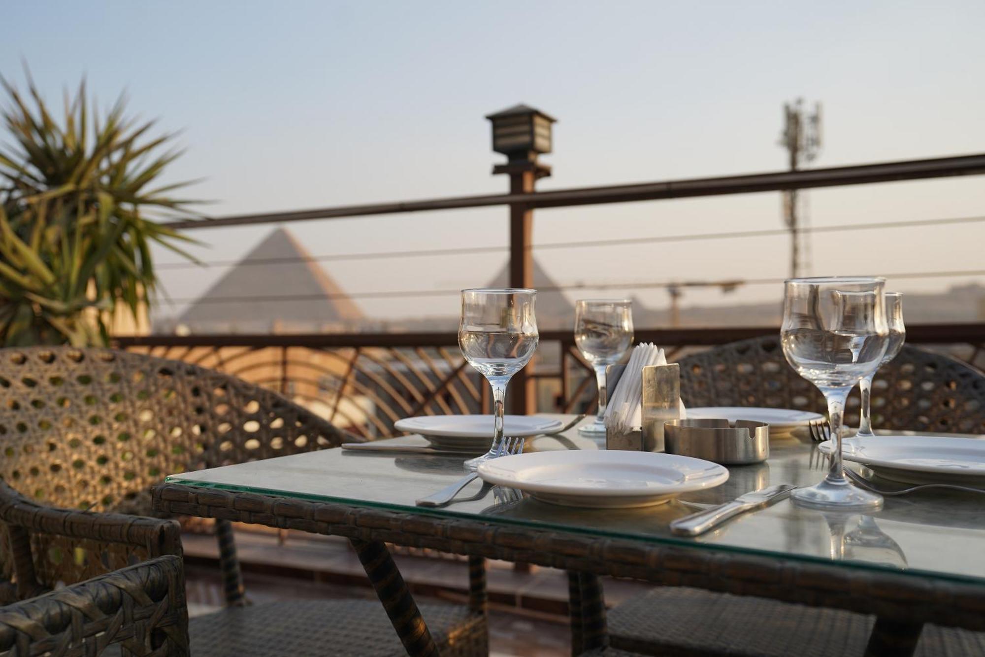 Pyramids Gem Plaza Hotel Kafrat al Jabal Exterior photo